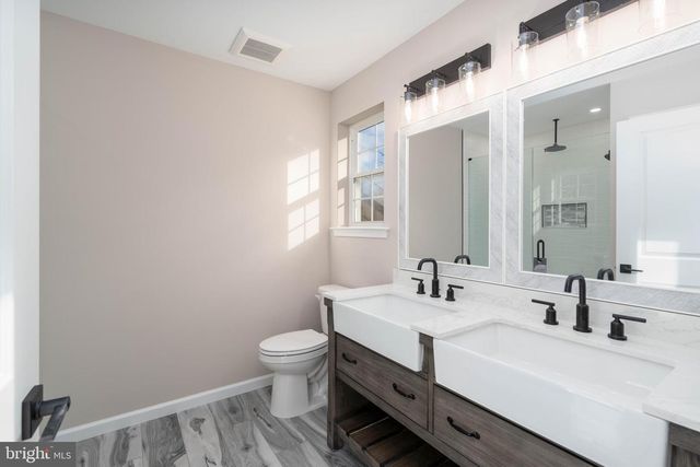 1162 S SPRING RD, Vineland, NJ 08361