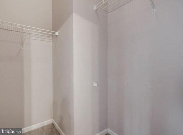 2541 BANSHIRE DR, Herndon, VA 20171