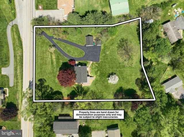 823 BALTIMORE ST, Dillsburg, PA 17019