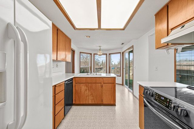 278 Sparrow Way, Medford, OR 97501