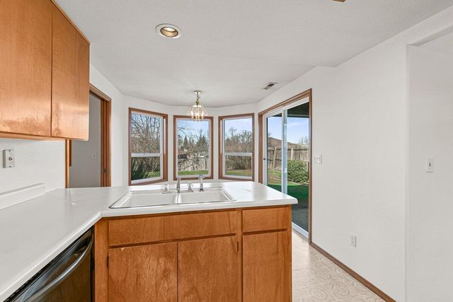 278 Sparrow Way, Medford, OR 97501