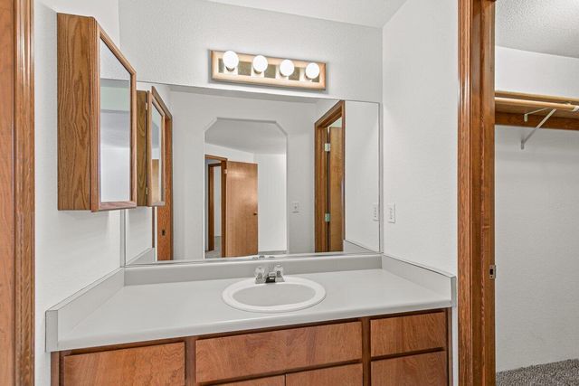 278 Sparrow Way, Medford, OR 97501