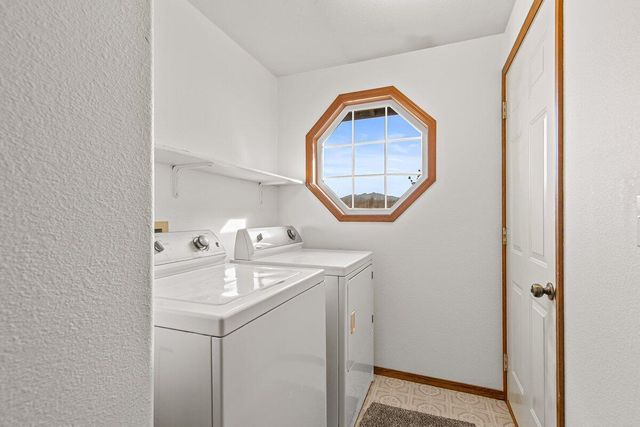 278 Sparrow Way, Medford, OR 97501