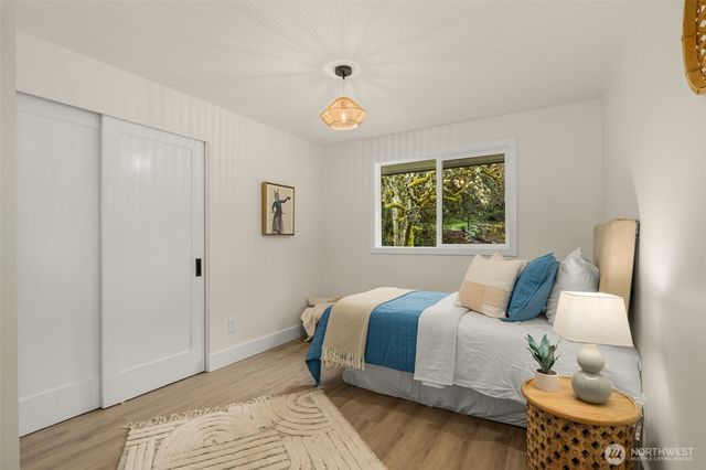 7017 NE 155th Place, Kenmore, WA 98028