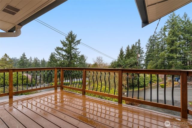7017 NE 155th Place, Kenmore, WA 98028