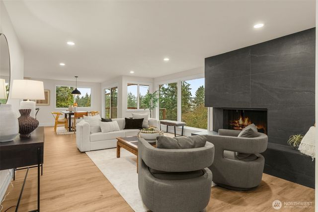 7017 NE 155th Place, Kenmore, WA 98028