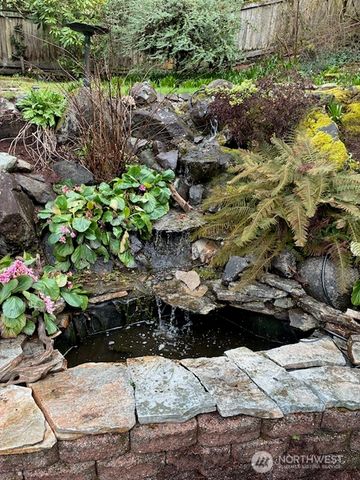 7017 NE 155th Place, Kenmore, WA 98028