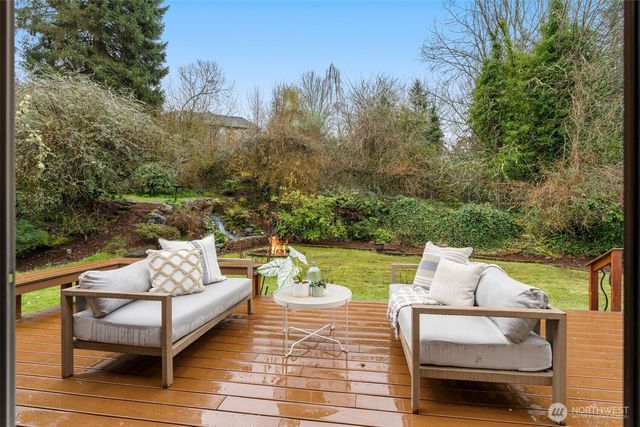 7017 NE 155th Place, Kenmore, WA 98028