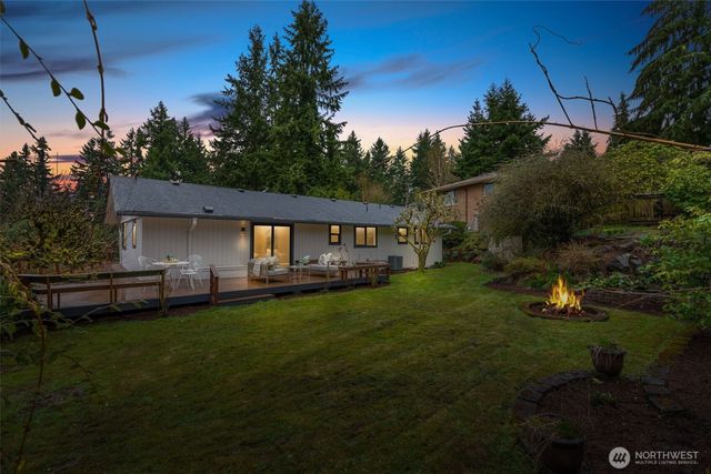7017 NE 155th Place, Kenmore, WA 98028