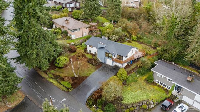 7017 NE 155th Place, Kenmore, WA 98028