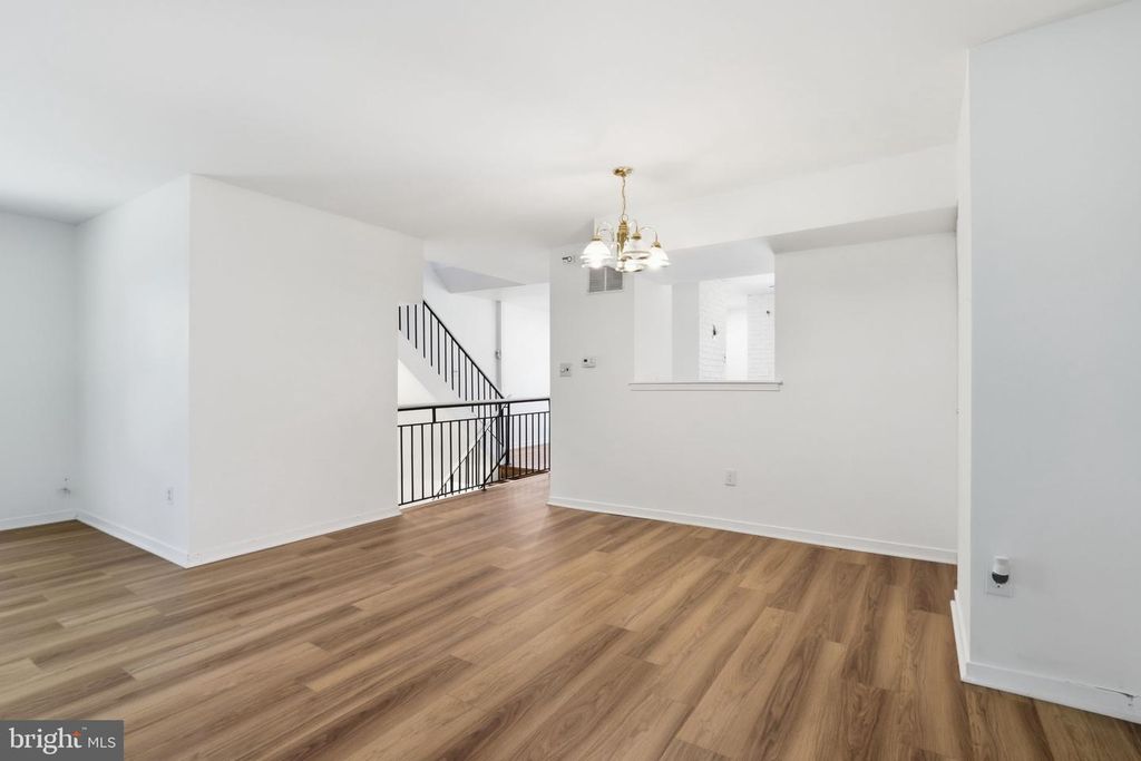 Image 10 of property listing at 201 CASTLETON PL, Upper Marlboro, MD 20774