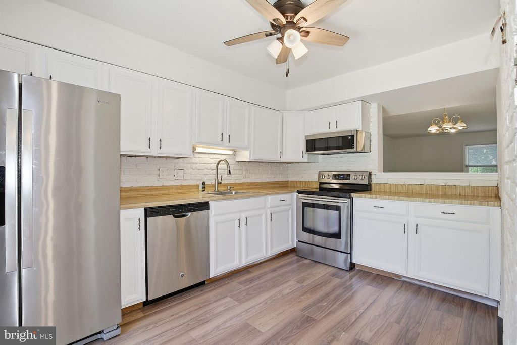 Image 11 of property listing at 201 CASTLETON PL, Upper Marlboro, MD 20774