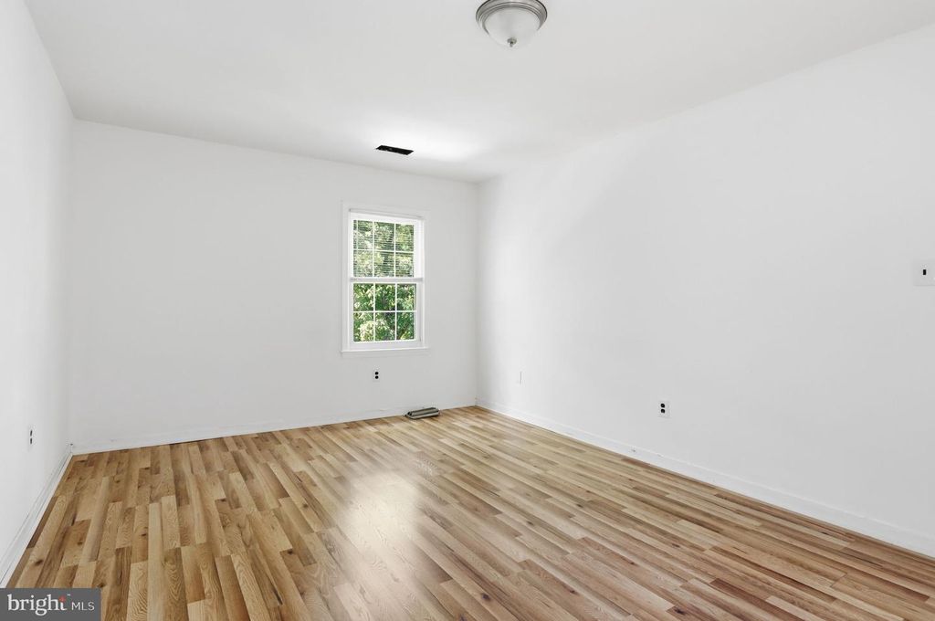 Image 19 of property listing at 201 CASTLETON PL, Upper Marlboro, MD 20774