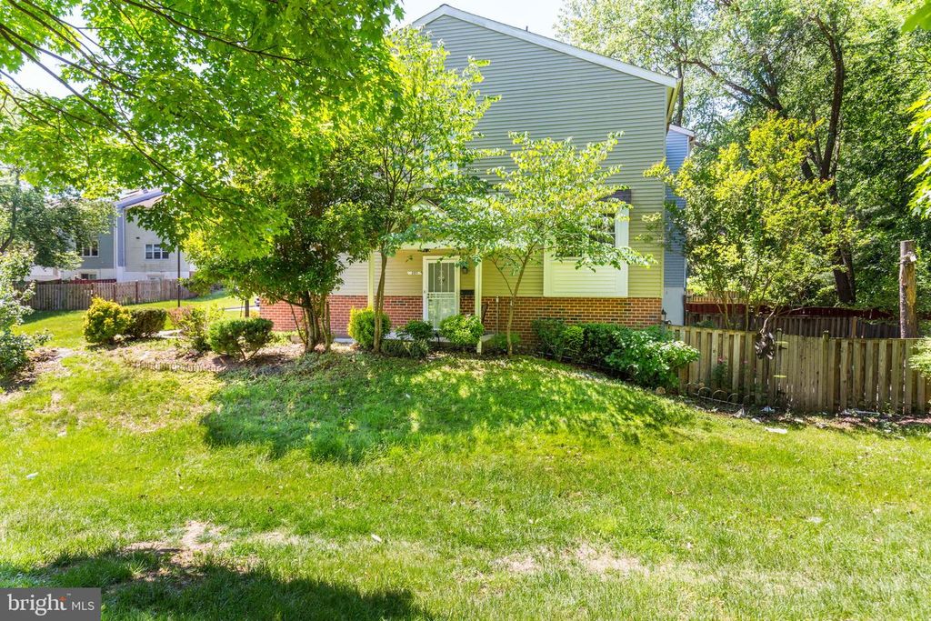 Image 3 of property listing at 201 CASTLETON PL, Upper Marlboro, MD 20774