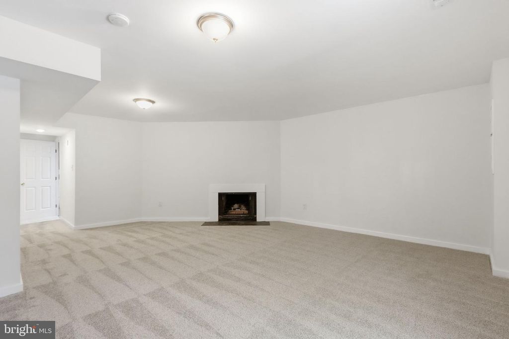 Image 32 of property listing at 201 CASTLETON PL, Upper Marlboro, MD 20774
