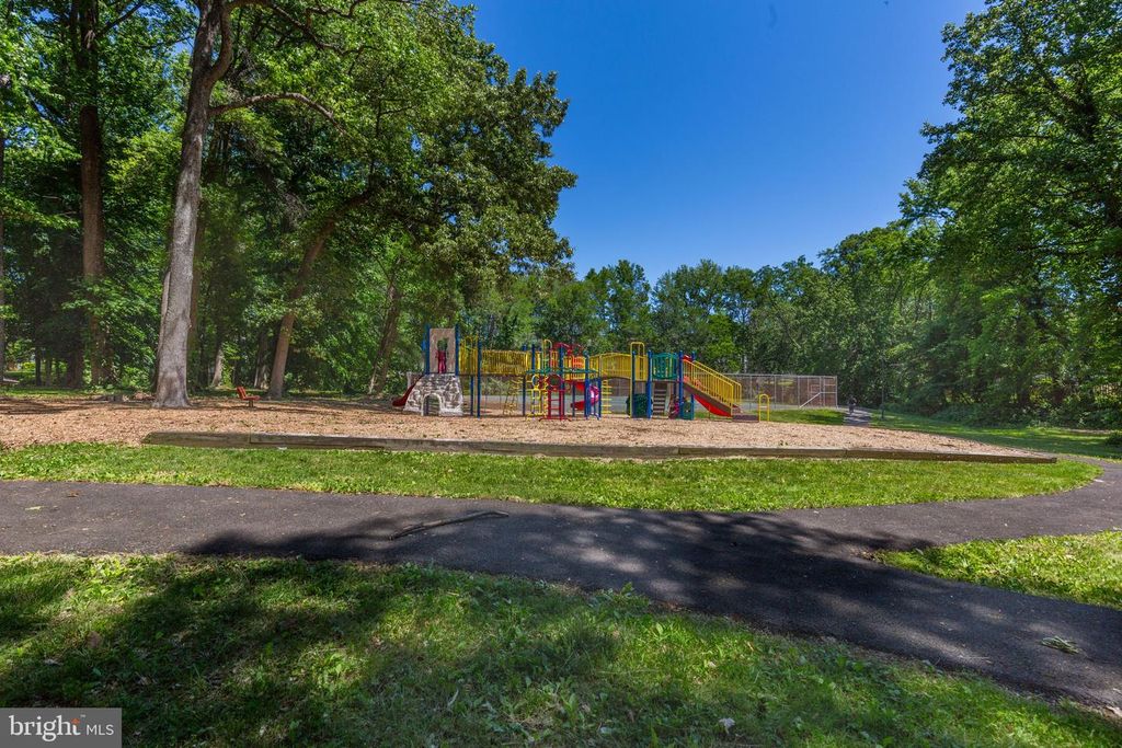 Image 40 of property listing at 201 CASTLETON PL, Upper Marlboro, MD 20774