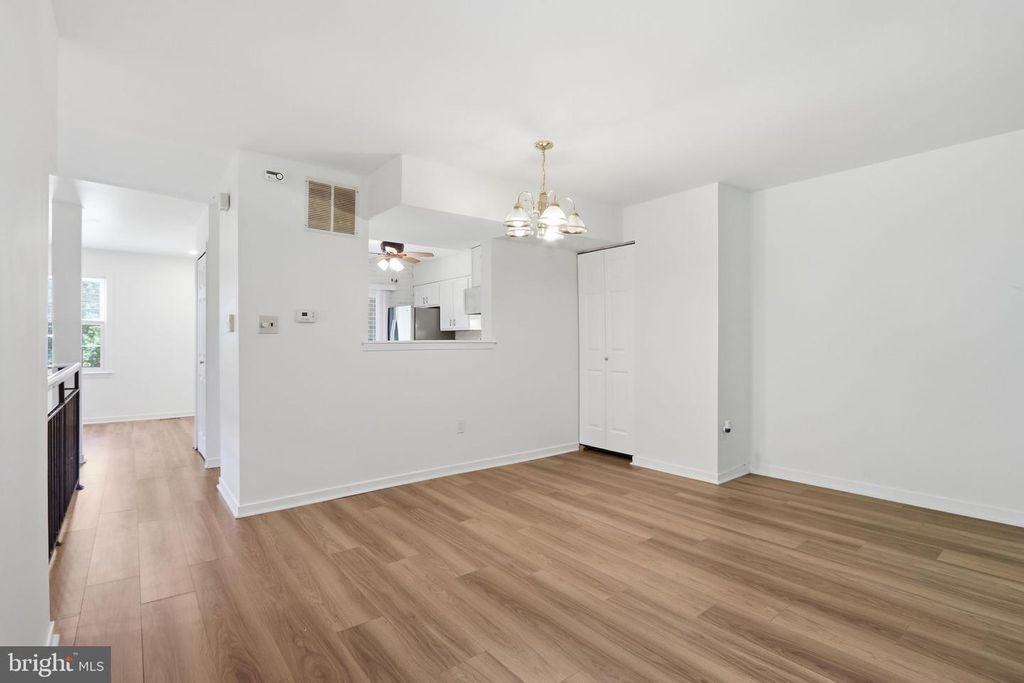 Image 6 of property listing at 201 CASTLETON PL, Upper Marlboro, MD 20774