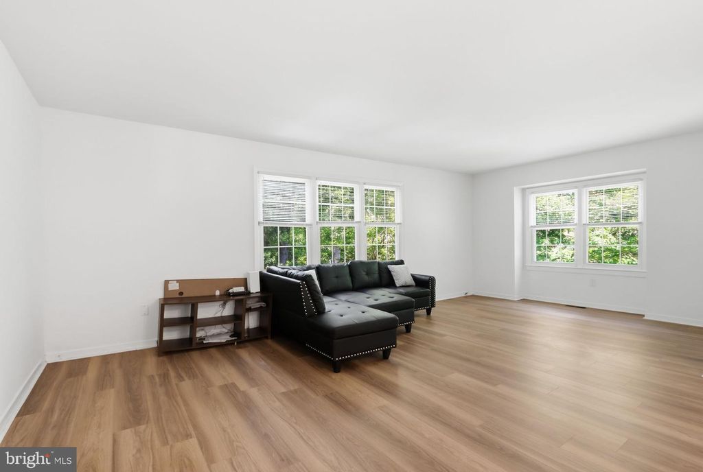 Image 7 of property listing at 201 CASTLETON PL, Upper Marlboro, MD 20774