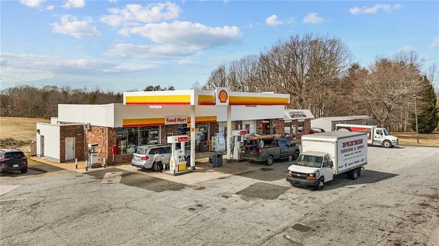 3656 US Highway 220, Madison, NC 27025