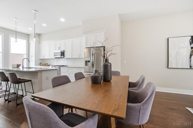 2711 Hyde Park Avenue, Cincinnati, OH 45209