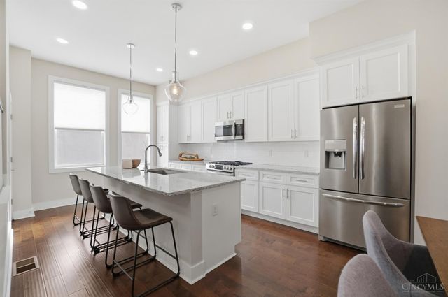 2711 Hyde Park Avenue, Cincinnati, OH 45209