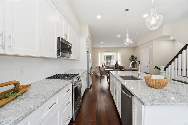 2711 Hyde Park Avenue, Cincinnati, OH 45209