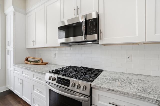 2711 Hyde Park Avenue, Cincinnati, OH 45209