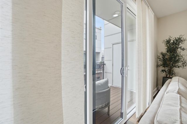 2711 Hyde Park Avenue, Cincinnati, OH 45209