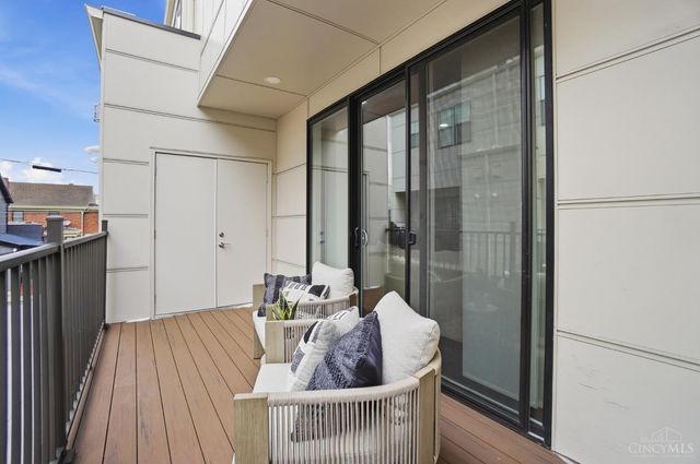 2711 Hyde Park Avenue, Cincinnati, OH 45209