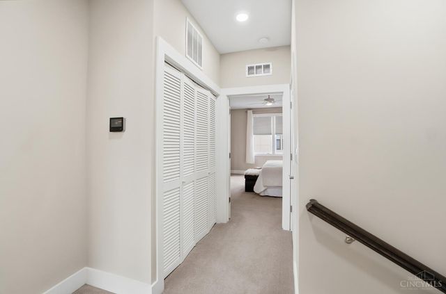 2711 Hyde Park Avenue, Cincinnati, OH 45209