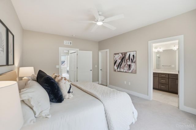 2711 Hyde Park Avenue, Cincinnati, OH 45209