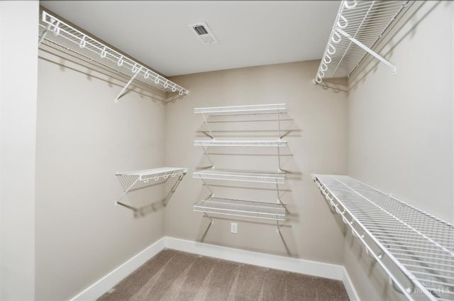 2711 Hyde Park Avenue, Cincinnati, OH 45209