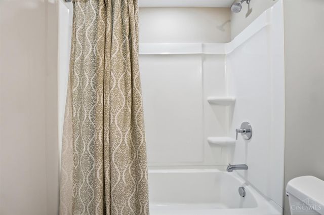 2711 Hyde Park Avenue, Cincinnati, OH 45209