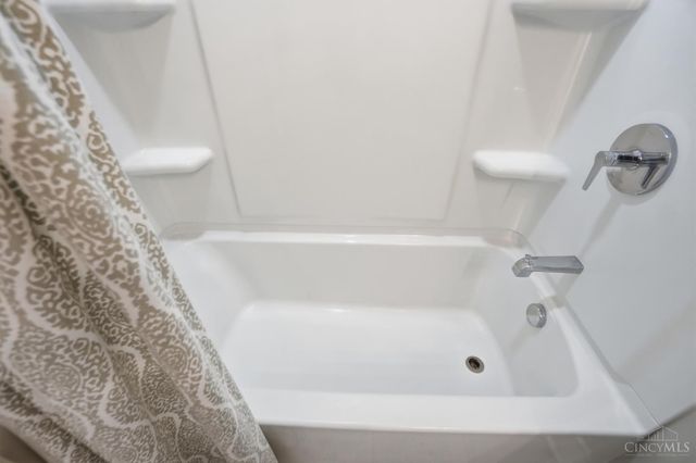 2711 Hyde Park Avenue, Cincinnati, OH 45209