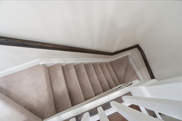 2711 Hyde Park Avenue, Cincinnati, OH 45209