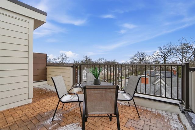 2711 Hyde Park Avenue, Cincinnati, OH 45209