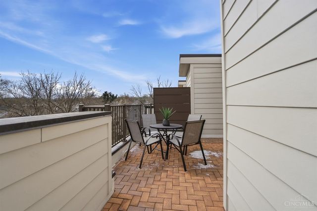 2711 Hyde Park Avenue, Cincinnati, OH 45209