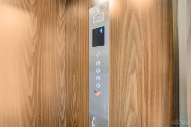 2711 Hyde Park Avenue, Cincinnati, OH 45209