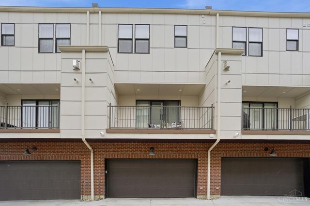 2711 Hyde Park Avenue, Cincinnati, OH 45209