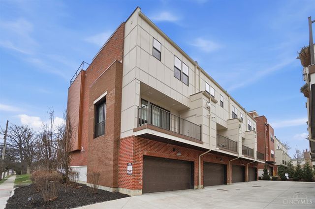 2711 Hyde Park Avenue, Cincinnati, OH 45209