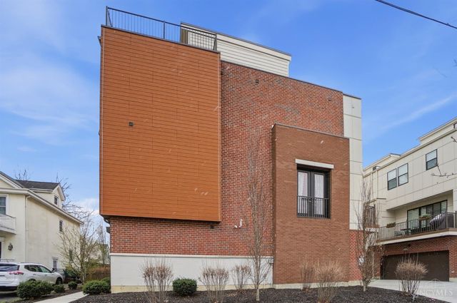 2711 Hyde Park Avenue, Cincinnati, OH 45209