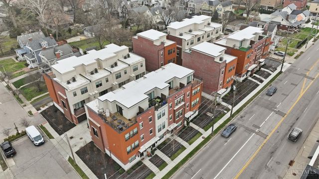 2711 Hyde Park Avenue, Cincinnati, OH 45209