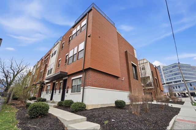 2711 Hyde Park Avenue, Cincinnati, OH 45209