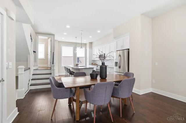 2711 Hyde Park Avenue, Cincinnati, OH 45209