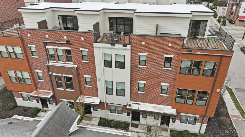 2711 Hyde Park Avenue, Cincinnati, OH 45209