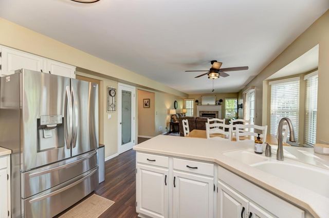 1216 Churchill Road, Bartlett, IL 60103
