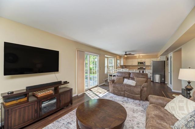 1216 Churchill Road, Bartlett, IL 60103