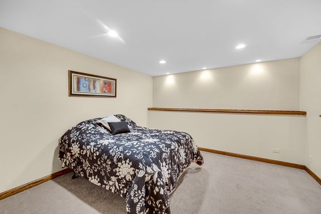 1024 Trillium Trail, West Chicago, IL 60185