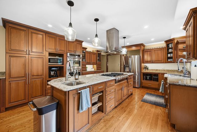 1024 Trillium Trail, West Chicago, IL 60185