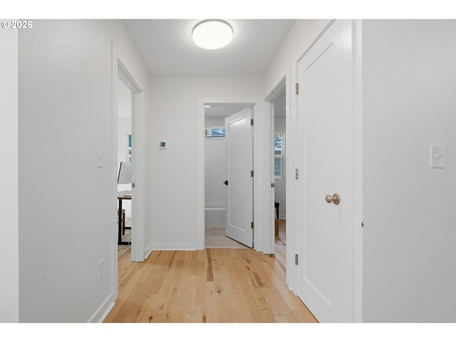 9714 N VAN HOUTEN Ave, Portland, OR 97203